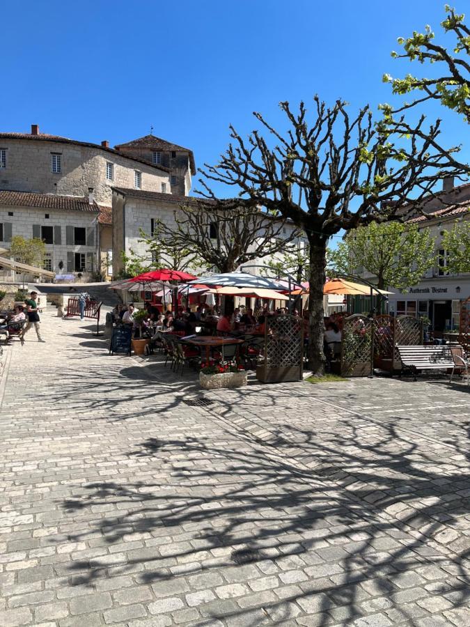 Maison Saint Jacques Aparthotel Aubeterre-sur-Dronne Buitenkant foto